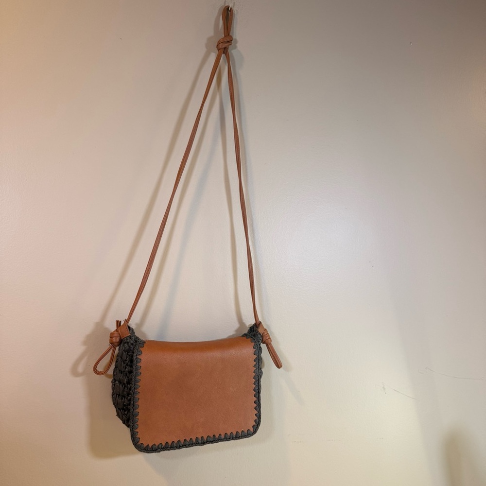 Universal Thread Black/Brown Straw Flap Knotted C… - image 2